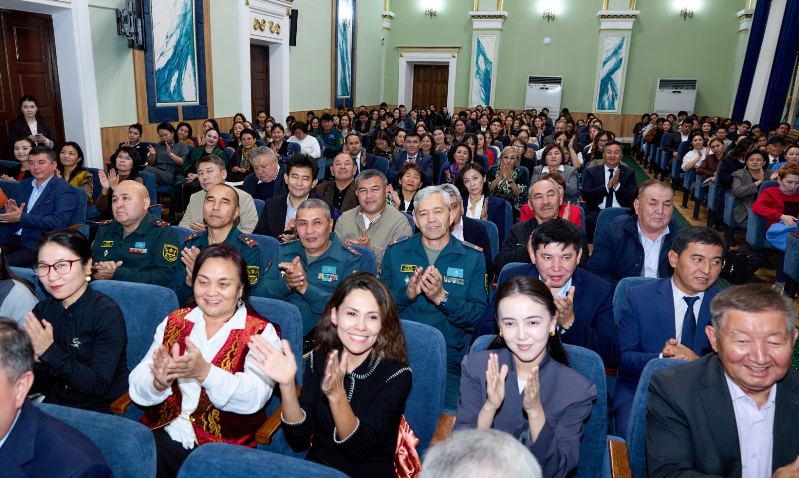 В KazNARU ТОРЖЕСТВЕННО ОТМЕТИЛИ ДЕНЬ РЕСПУБЛИКИ